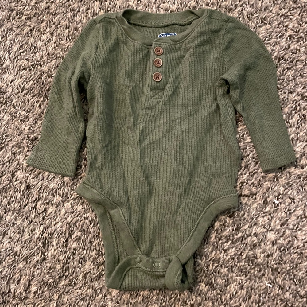 Old navy long sleeve Henley 3-6 months